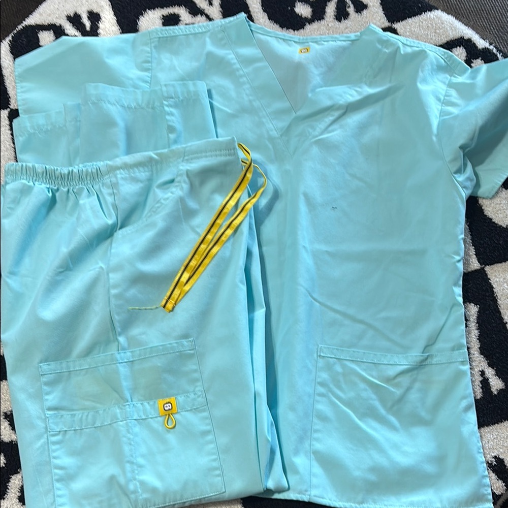 WonderWink Light Blue Scrub Set